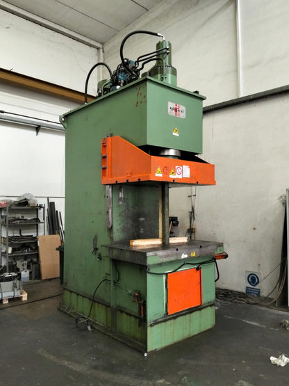 Pressa Idraulica 200 TN, GIGANT,Usata