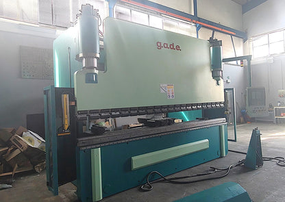 Pressa piegatrice 4000-200 Tonnellate Usata