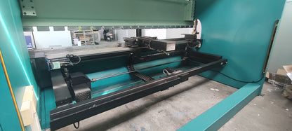 Pressa piegatrice 4000-200 Tonnellate Usata